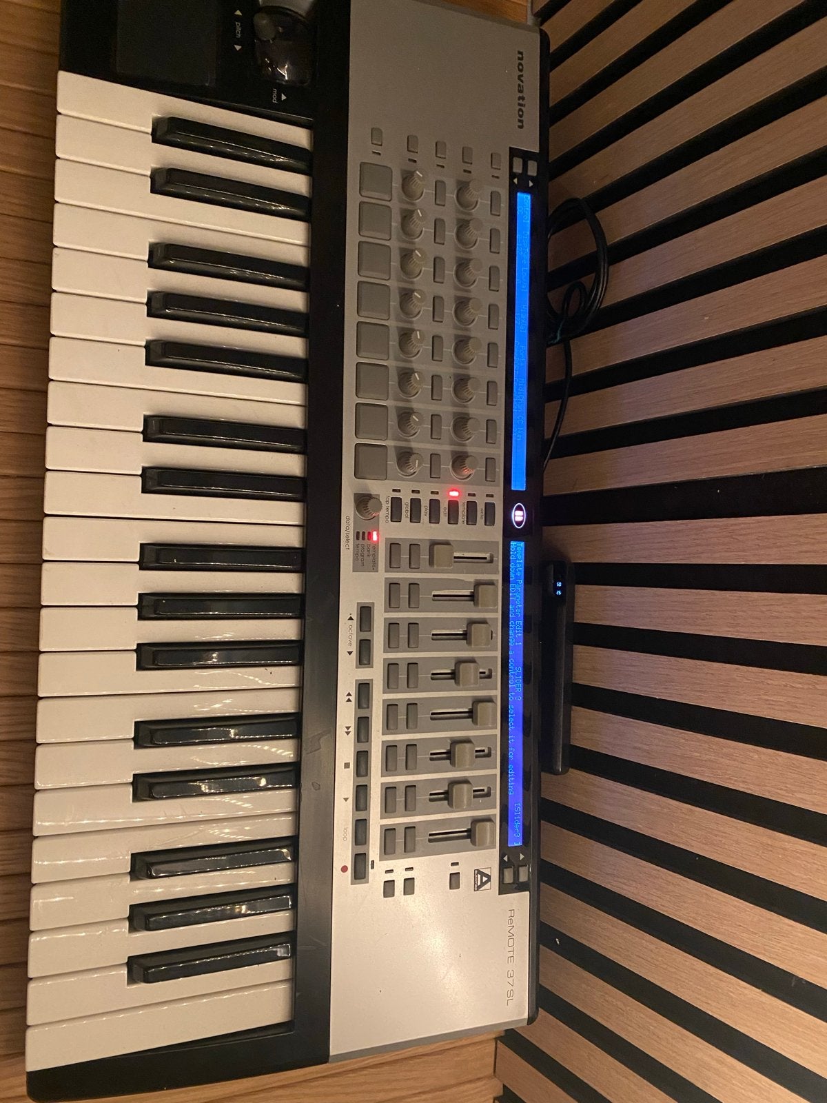 Novation ReMOTE 37 SL MIDI Controller Keyboard, Overige merken, Gebruikt, Midi-aansluiting, Overige aantallen