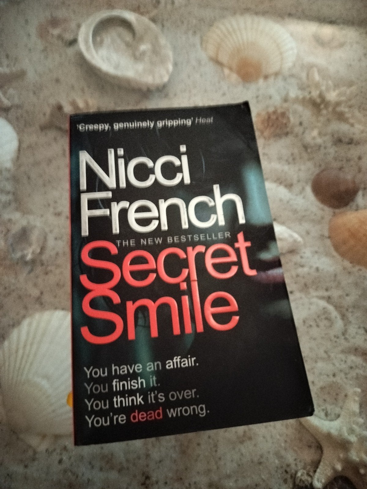Nicci French - Secret Smile - English, Ophalen of Verzenden, Gelezen