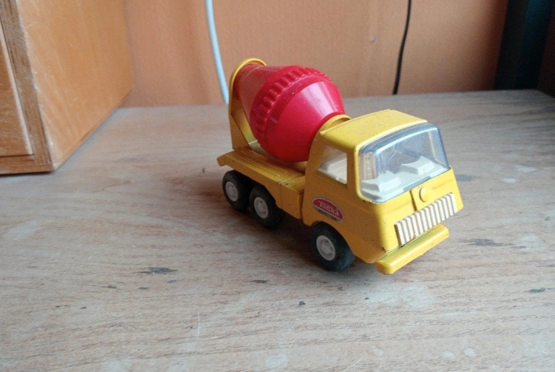 Tonka A, Kinderen en Baby's, Speelgoed | Speelgoedvoertuigen, Ophalen of Verzenden, Gebruikt