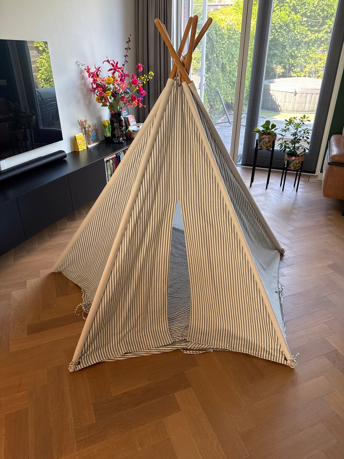 Leuke speel tipi tent voor kinderen - gestreept, Ophalen, Zo goed als nieuw