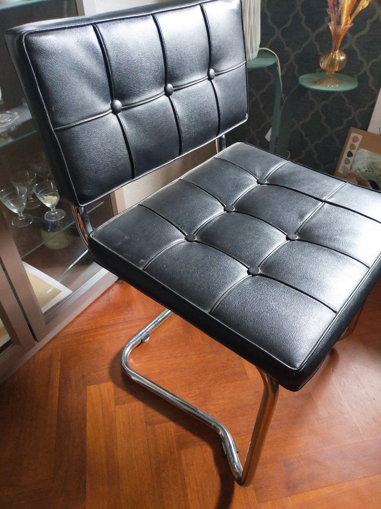 2 zwarte eetkamerstoelen, Huis en Inrichting, Stoelen, Ophalen, Gebruikt, Twee, Zwart