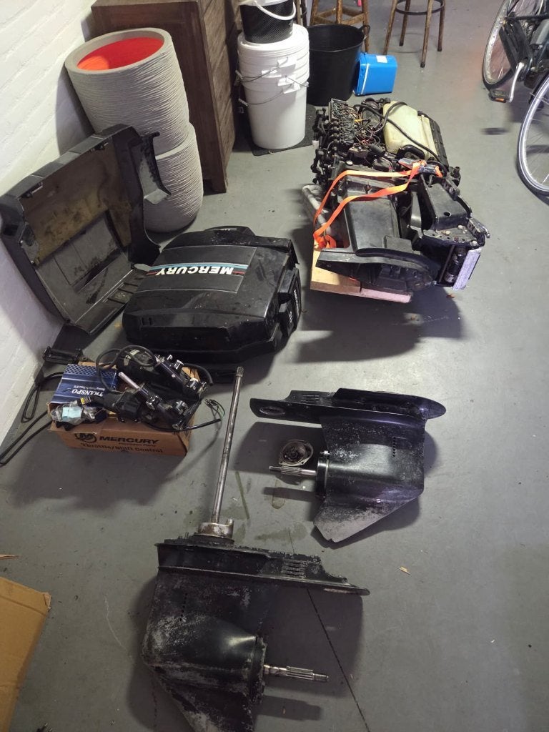 Mercury buitenboordmotor 115 pk –  staart, trimunit etc.