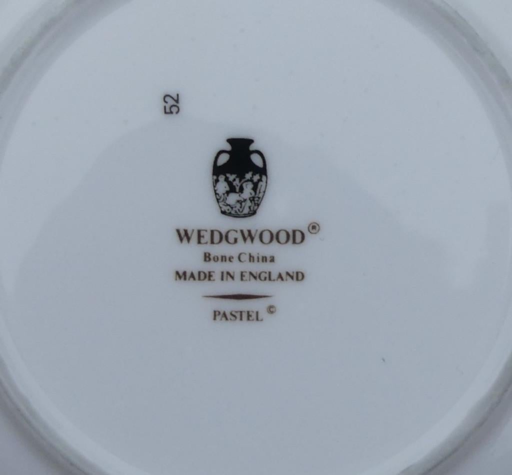 Wedgwood Servies met Aparte Pastel Kleurige Rand, Nieuw, Ophalen of Verzenden, Wedgwood, Porselein