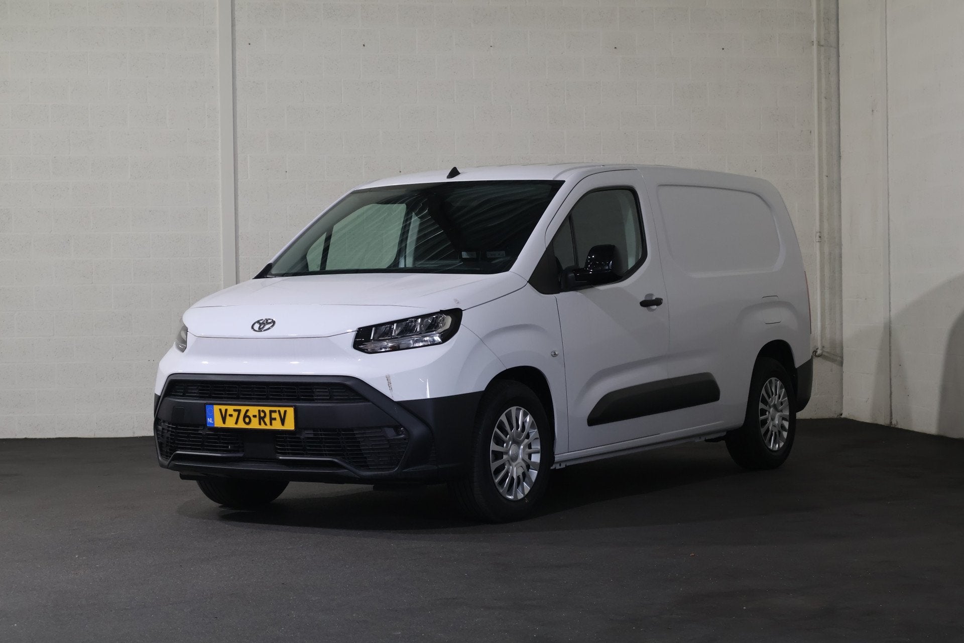 Toyota PROACE CITY Electric L2 50 kWh Comfort (bj 2026), Parkeersensor, Gebruikt, 750 kg, Wit