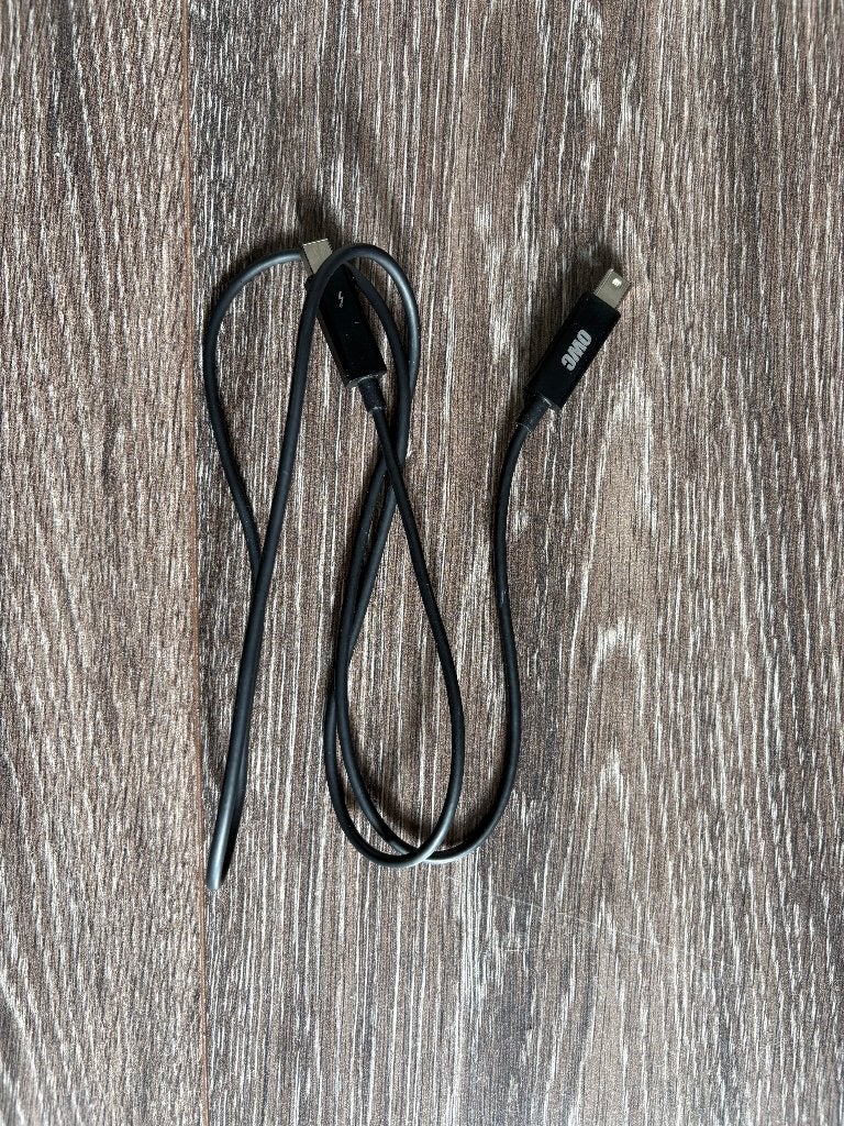 THUNDERBOLT 2 kabel 1 m / apple data transfer, Computers en Software, Ophalen of Verzenden, Zo goed als nieuw