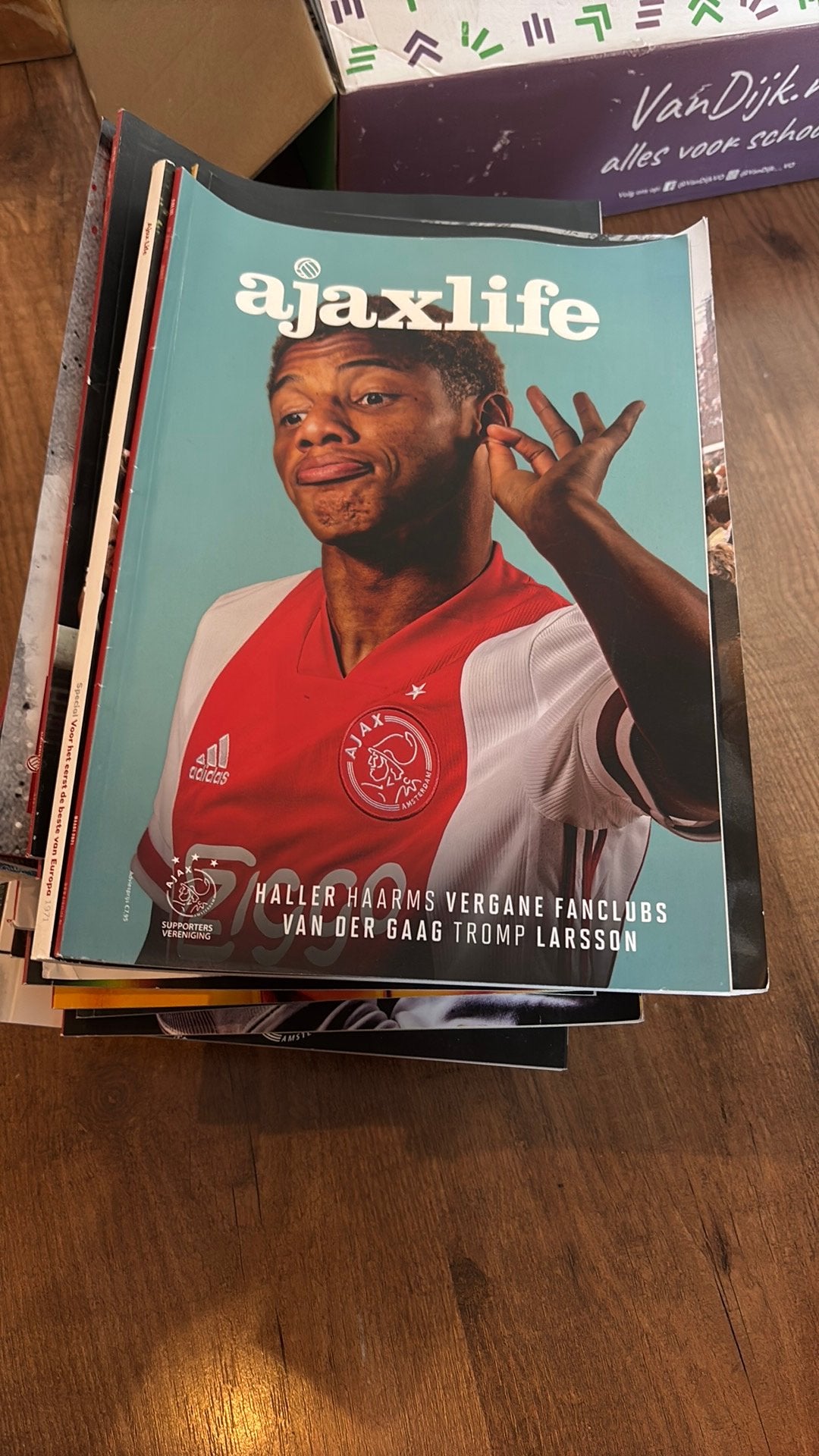Stapel Ajax life (33), Ophalen of Verzenden, Zo goed als nieuw, Sport