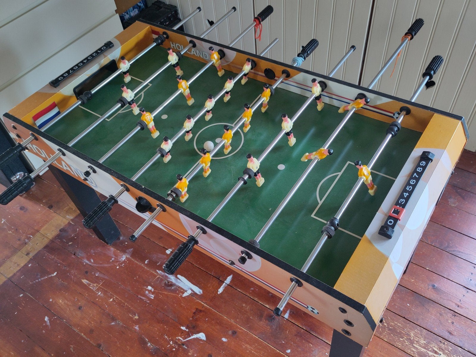 Voetbaltafel, poppetjes en bal prima, poten wiebelig, Ophalen, Gebruikt