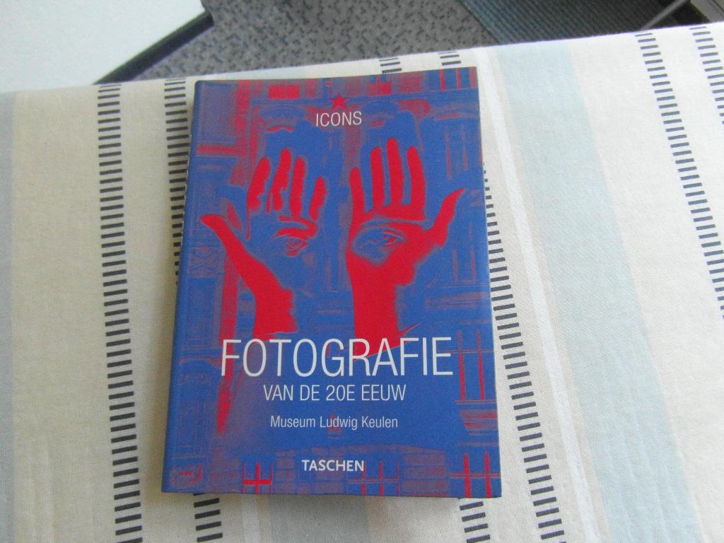 Fotografie 20e Eeuw en Reportage ; goedkoop, Boeken, Kunst en Cultuur | Fotografie en Design, Ophalen of Verzenden, Zo goed als nieuw