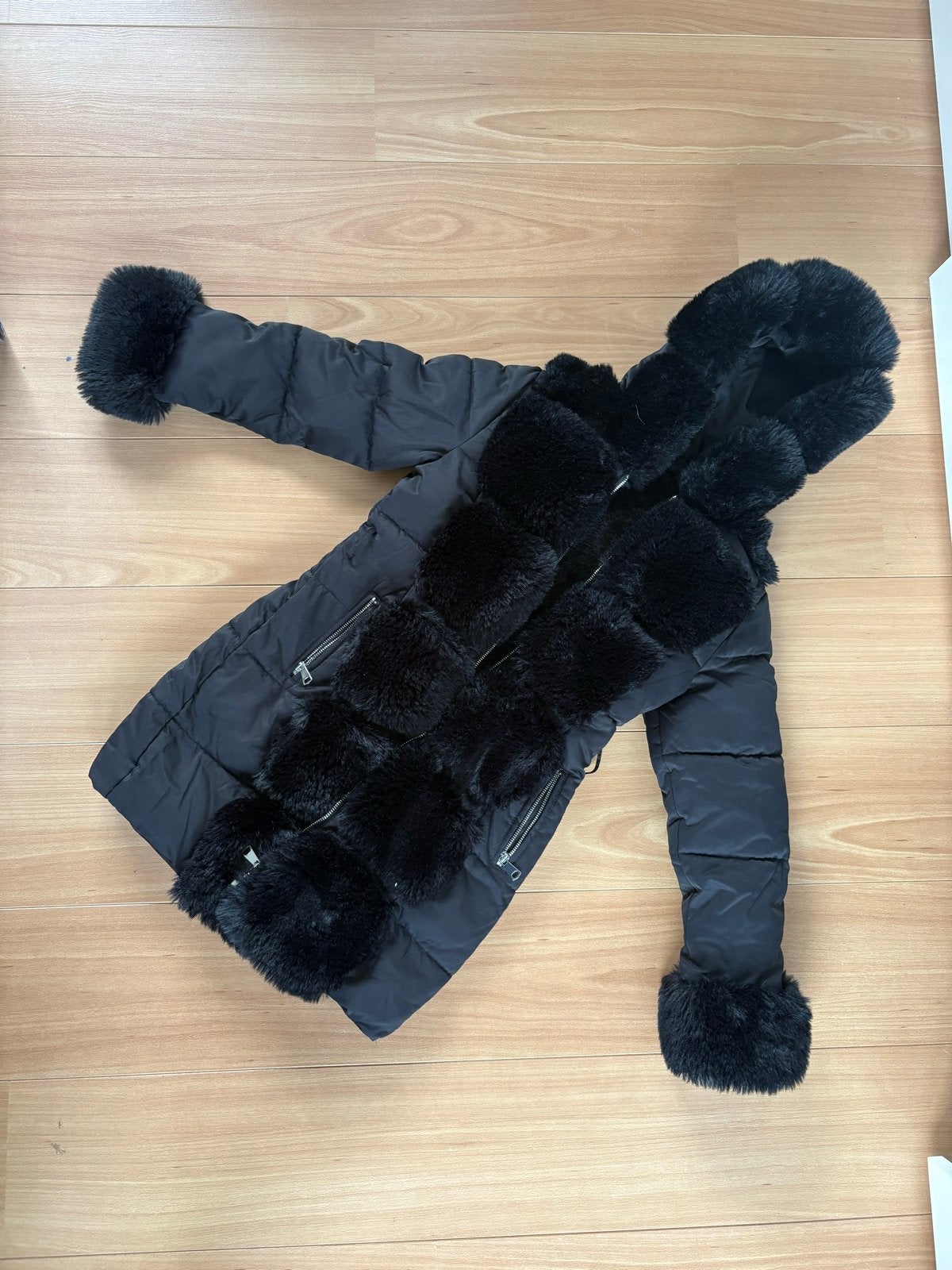Zwarte winterjas met bont voor meisjes  - maat 158/164, Ophalen of Verzenden, Zo goed als nieuw, Meisje, Jas