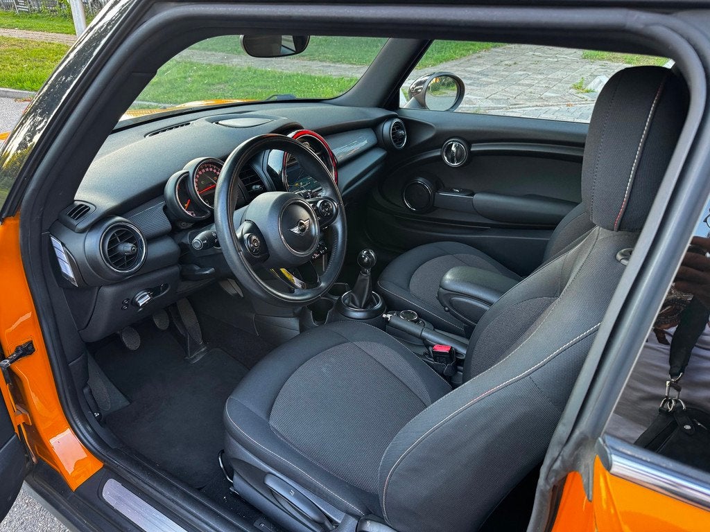 Mini 3-Deurs 1.5 Cooper|!WK AKTIE!|XENON|LED|NAVI|CRUISE|ORI, 136 pk, Gebruikt, Euro 6, Overige kleuren