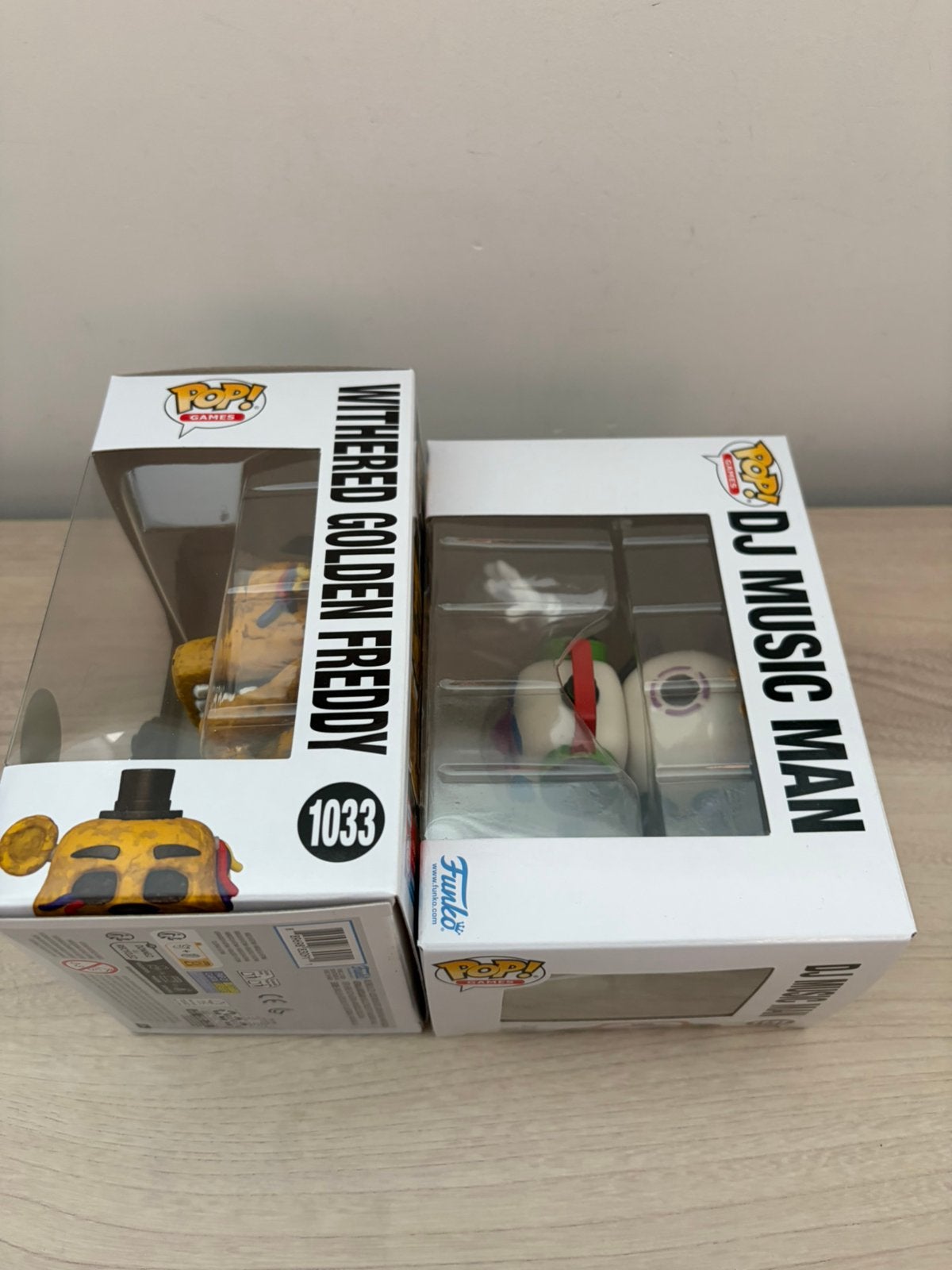 Funko Pop FNAF Withered Golden Freddy 1033 DJ Music Man 1131, Funko Europe, Ophalen of Verzenden, Zo goed als nieuw, 4th floor, 1 Queen Caroline St, London W6 9YN, Verenigd Koninkrijk