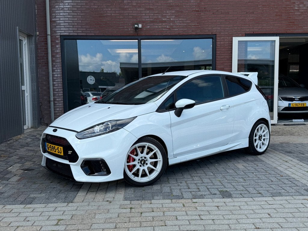 Ford Fiesta 1.6 ST2 | Wide Body Kit | Stage 2 | Big Brake Ki, Voorwielaandrijving, 1596 cc, Gebruikt, 4 cilinders
