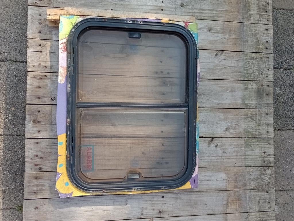 Camper raam 60 x 45, Caravans en Kamperen, Ophalen of Verzenden, Gebruikt