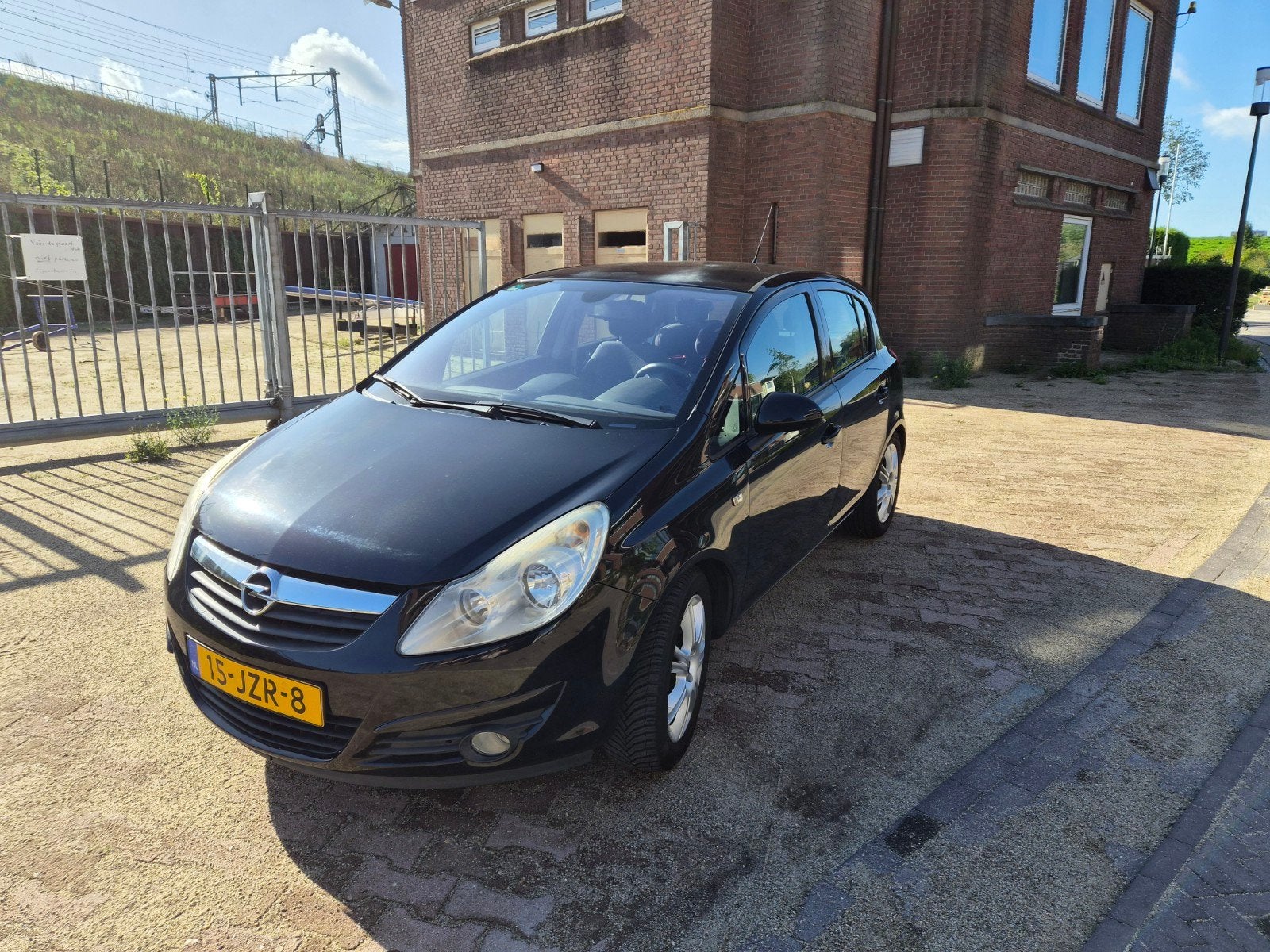 Opel Corsa 1.4 16V 5D | 139.179 km | APK 09-2027 | Trekhaak, Voorwielaandrijving, Parkeersensor, 1063 kg, 4 cilinders