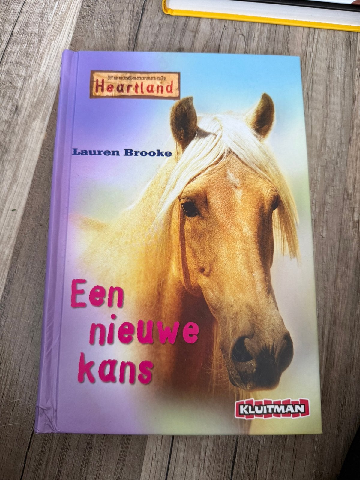 Heartland boek, Boeken, Kinderboeken | Jeugd | 10 tot 12 jaar, Ophalen of Verzenden, Zo goed als nieuw