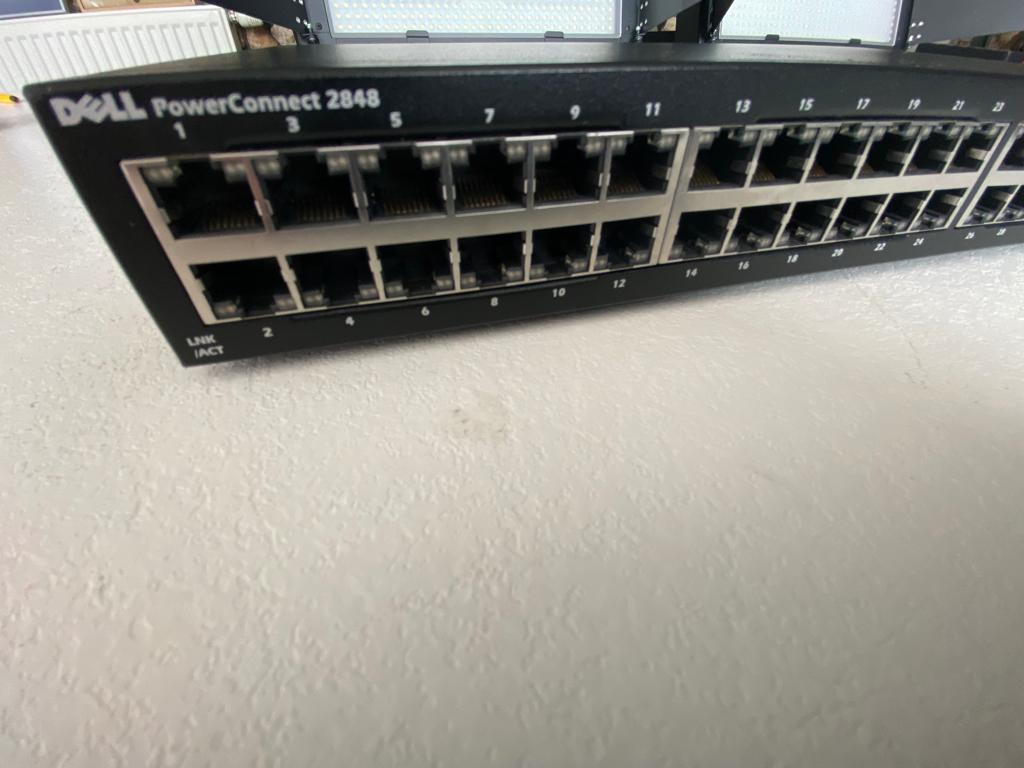 Dell PowerConnect 2848 Gigabit 48 Port Network Switch, Ophalen of Verzenden, Zo goed als nieuw
