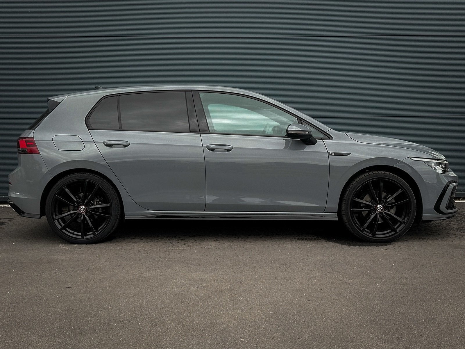Volkswagen Golf 1.5 eTSI R-Line Business, IQ Lights, ACC Tra, Auto's, 4 cilinders, 150 pk, Bedrijf, Grijs