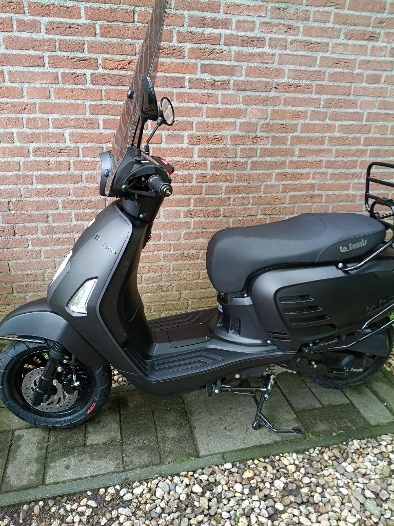 Te koop nieuwe La Souris Designo Special Edition-55 km/h., Ophalen, Nieuw