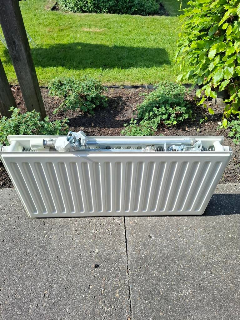Radiator 82cm breed, 40cm hoog, Ophalen, 30 tot 80 cm, Gebruikt, Radiator