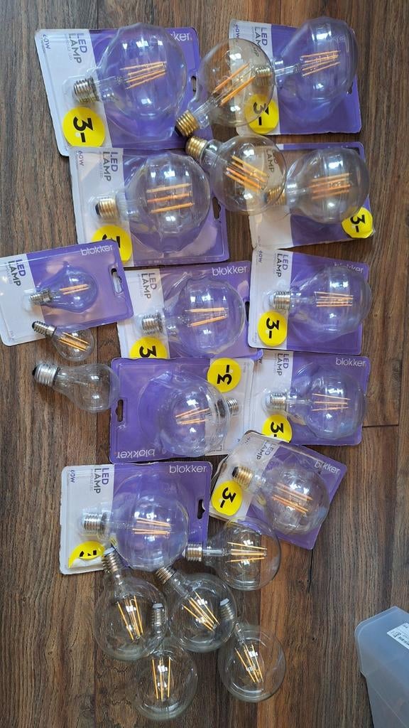 Blokker LED lampen E27 806 lumen (diverse aantallen), Led-lamp, Modern, Sfeervol, 60 watt of meer, Zo goed als nieuw