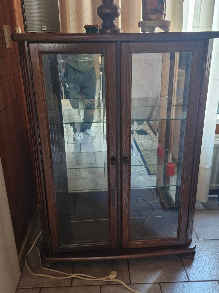 Vitrinekast, Huis en Inrichting, Kasten | Vitrinekasten, Glas, Met deur(en), Zo goed als nieuw, 150 tot 200 cm