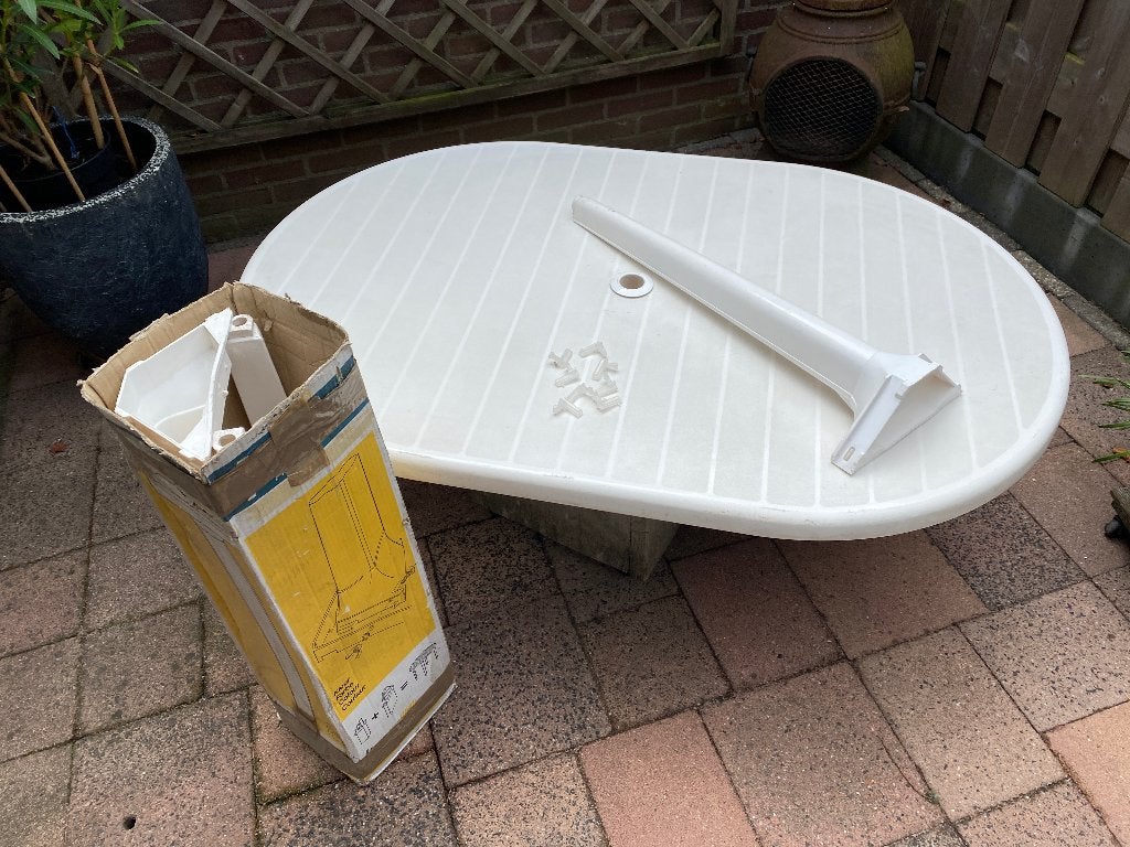 Ovale Hartman tafel wit, Tuin en Terras, Tuintafels, Ophalen, Gebruikt, Ovaal, Kunststof