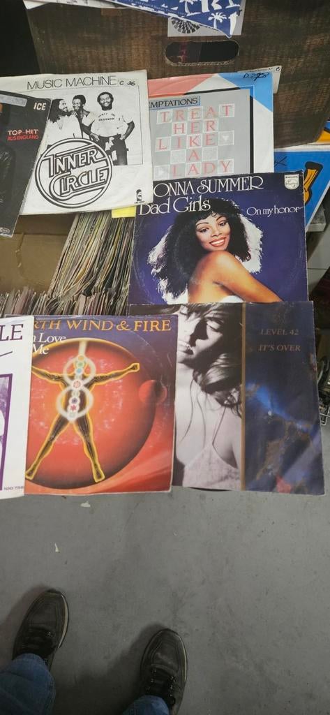 Partij singels bananen doos vol jaren 70-80 met hoes, Cd's en Dvd's, Vinyl Singles, Ophalen of Verzenden, Gebruikt, Pop