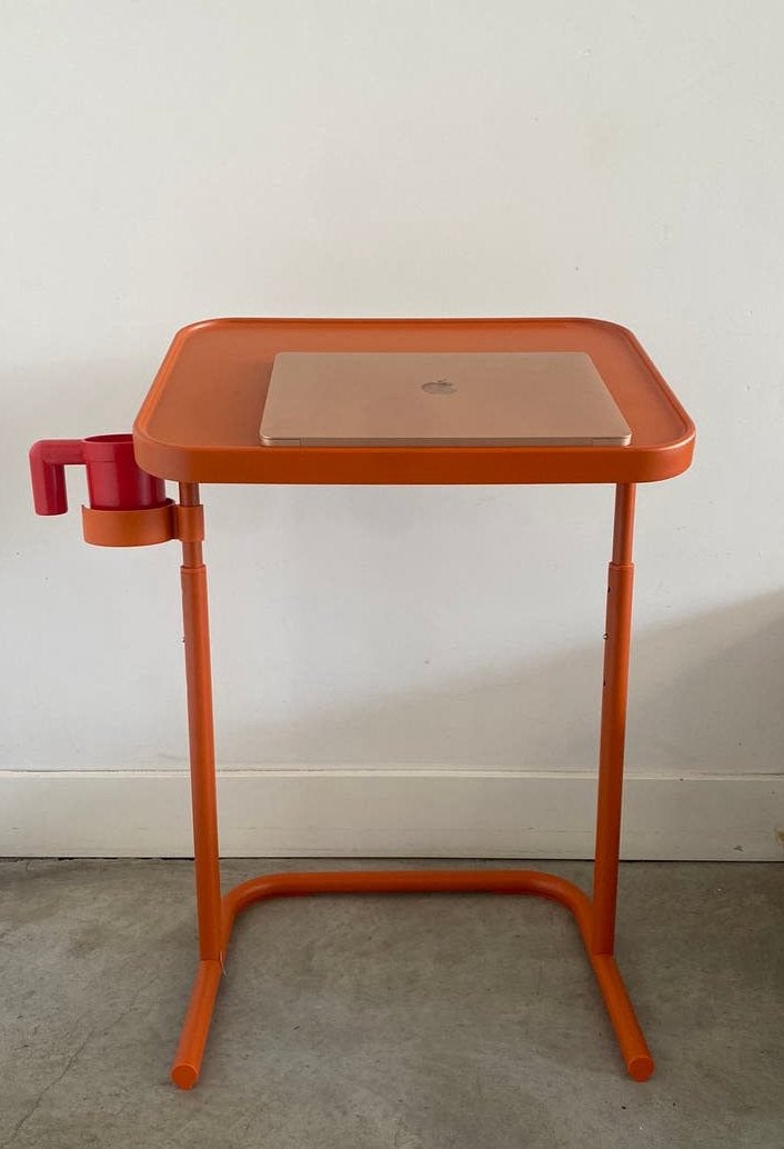 Ikea laptop tafel - BJORKASEN - oranje - computer tafel, Ophalen, Kunststof, Nieuw, 75 cm of meer