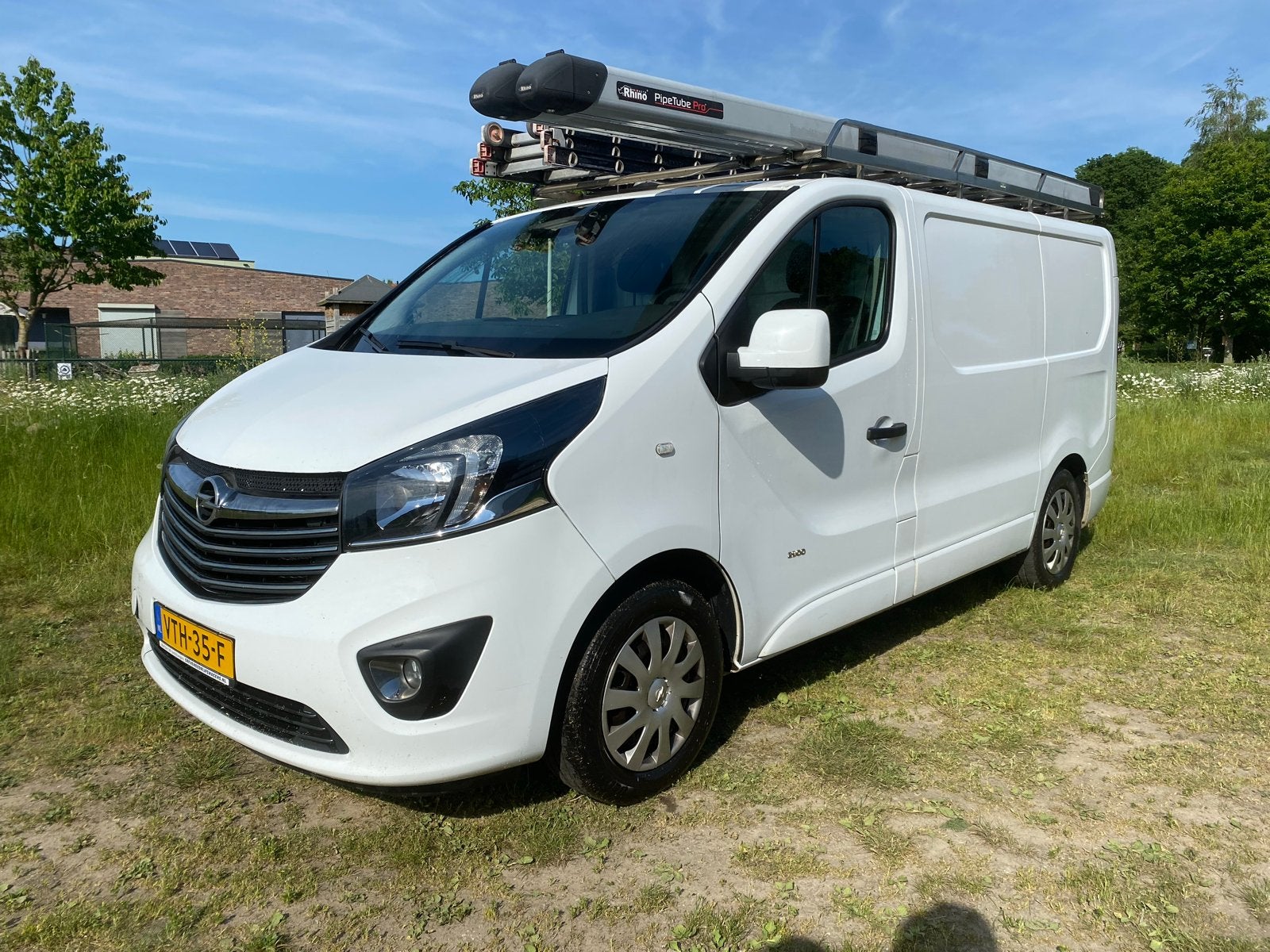 Opel Vivaro 2016 Wit, Euro 5, Stof, Zwart, Wit