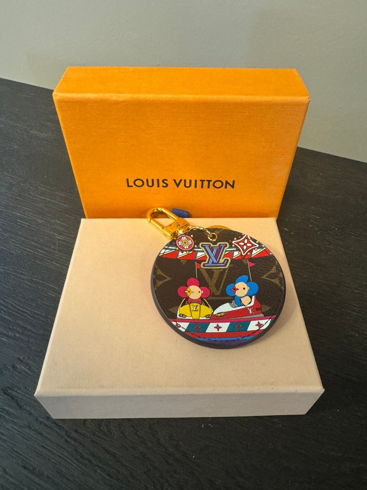 Louis Vuitton sleutelhanger limited edition nieuw, Verzamelen, Ophalen, Nieuw