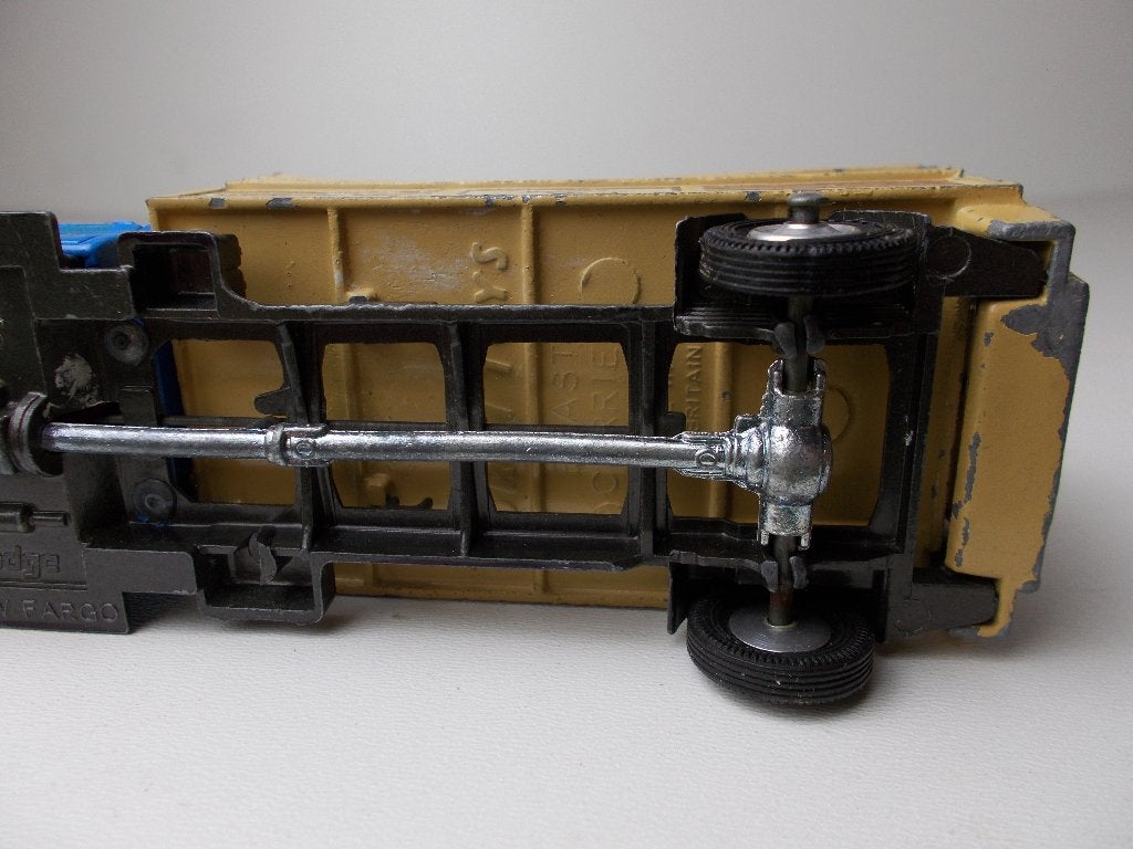 1969 Corgi Toys Giftset 14. DAKTARI. DODGE KEW FARGO +Animal, Ophalen of Verzenden, Zo goed als nieuw, Bus of Vrachtwagen, Corgi