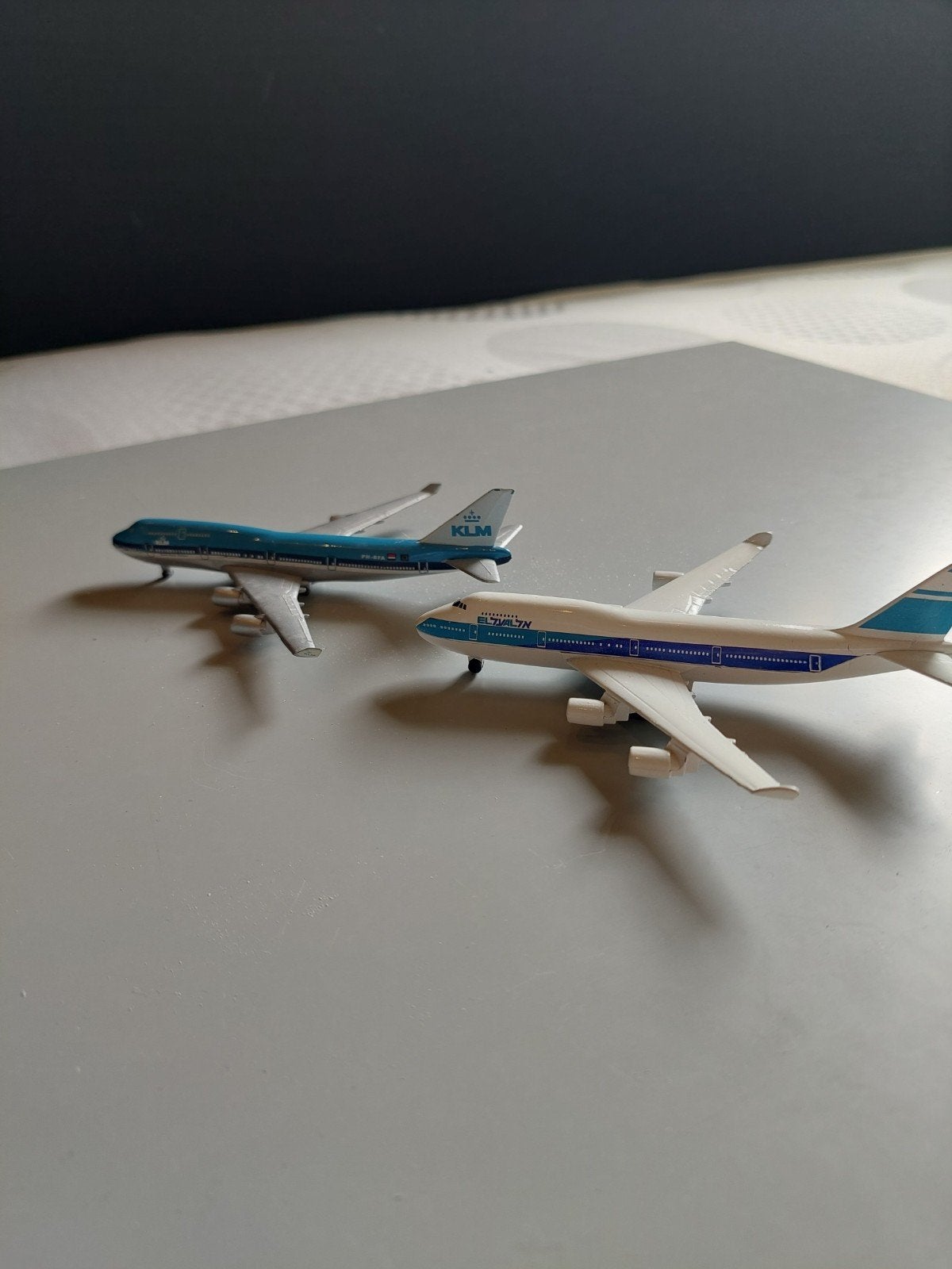 2 boeing 747 vliegtuigen, Ophalen of Verzenden, Zo goed als nieuw, Schaalmodel