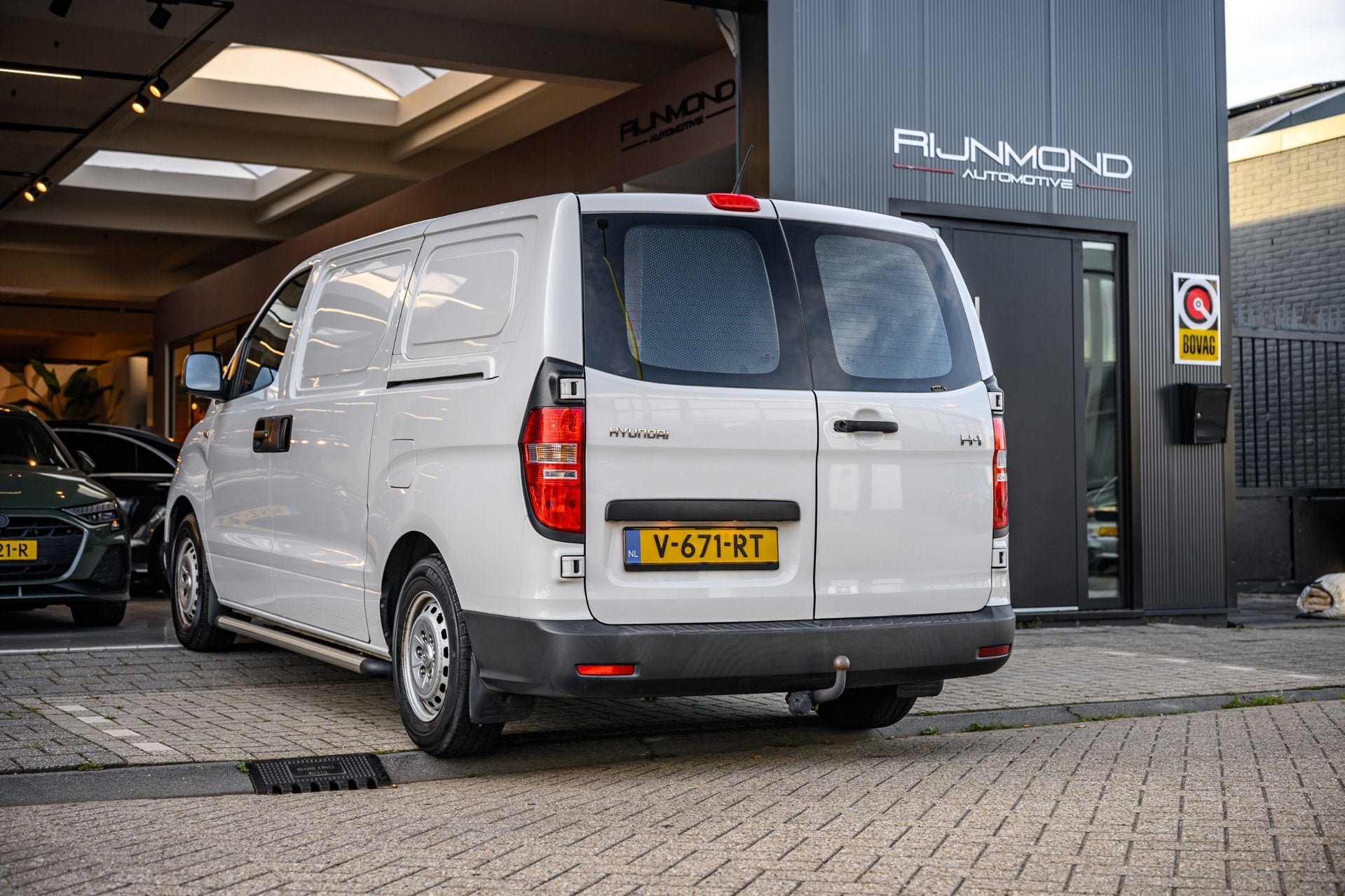 Hyundai H 300 2.5 CRDi, 13 km/l, Euro 5, Gebruikt, Zwart