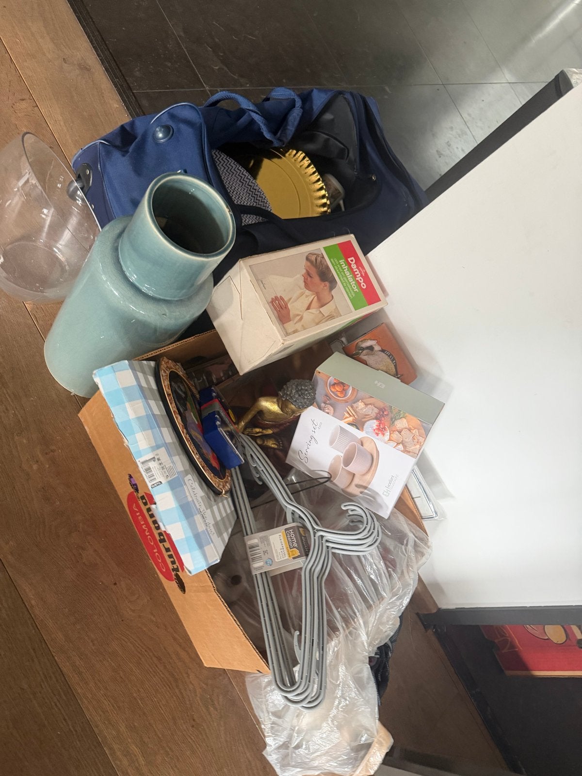 Doos  en tas en losse  rommelmarkt spullen., Diversen, Ophalen