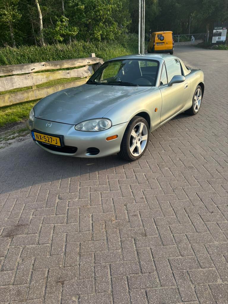 Mazda MX-5 1.6 exclusive I 2003 Grijs, Auto's, Achterwielaandrijving, 40 €/maand, 4 cilinders, Cabriolet