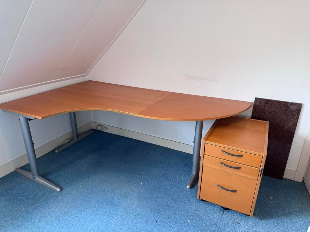 Kantoorbureau Effektiv T.Beukenhout,  in hoogte verstelbaar, Ophalen, In hoogte verstelbaar, Gebruikt