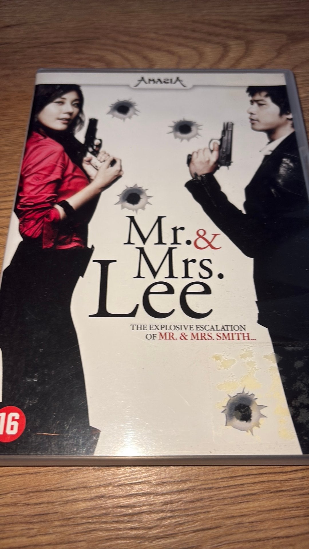 Mr. & Mrs. / Mister and Misses Lee van Amasia., Alle leeftijden, Ophalen of Verzenden, Zo goed als nieuw