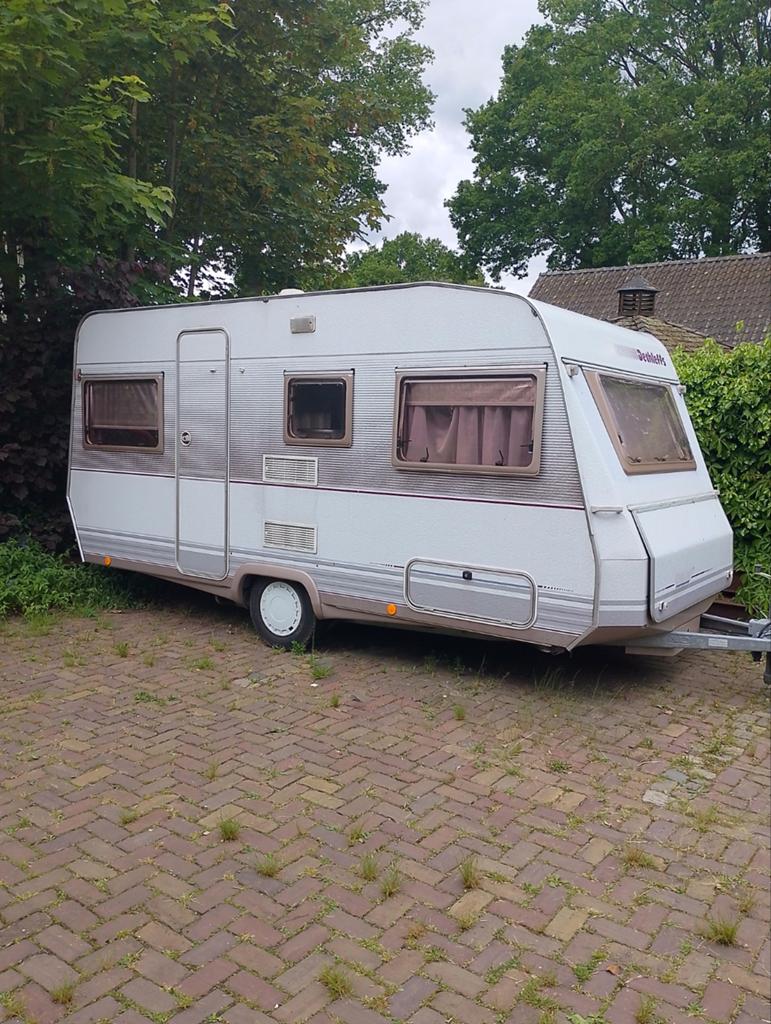 Dethleffs Caravan - Comfortabel en Compleet, Vast bed, Rondzit, Particulier, Dethleffs