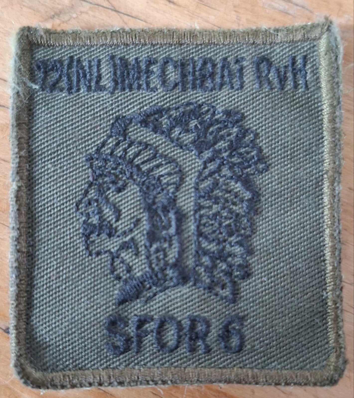 SFOR 6 Borstembleem., Verzamelen, Ophalen of Verzenden, Landmacht, Nederland, Embleem of Badge