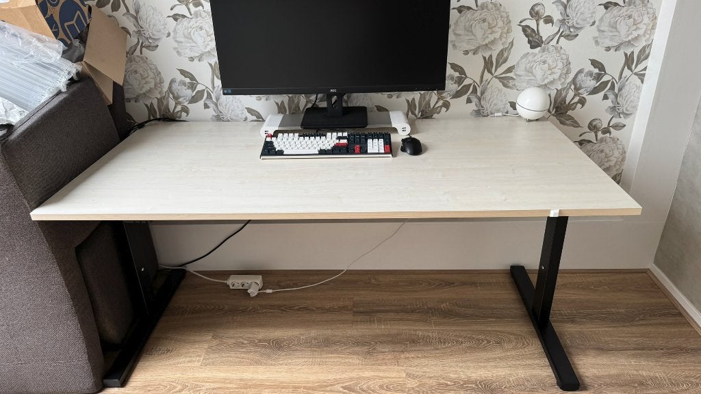 Bureau 180x90 cm – in hoogte instelbaar, nette staat, Ophalen, In hoogte verstelbaar, Hout, 180 cm