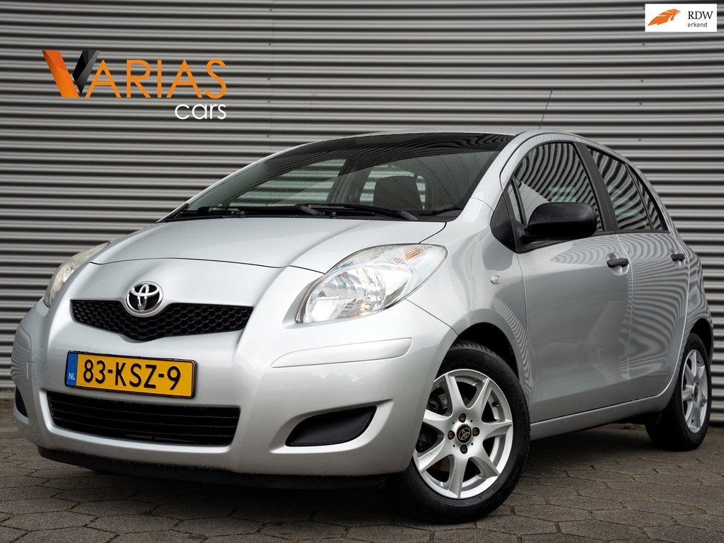 Toyota Yaris 1.3 VVTi Comfort Airco, Voorwielaandrijving, Zwart, 4 cilinders, Bedrijf