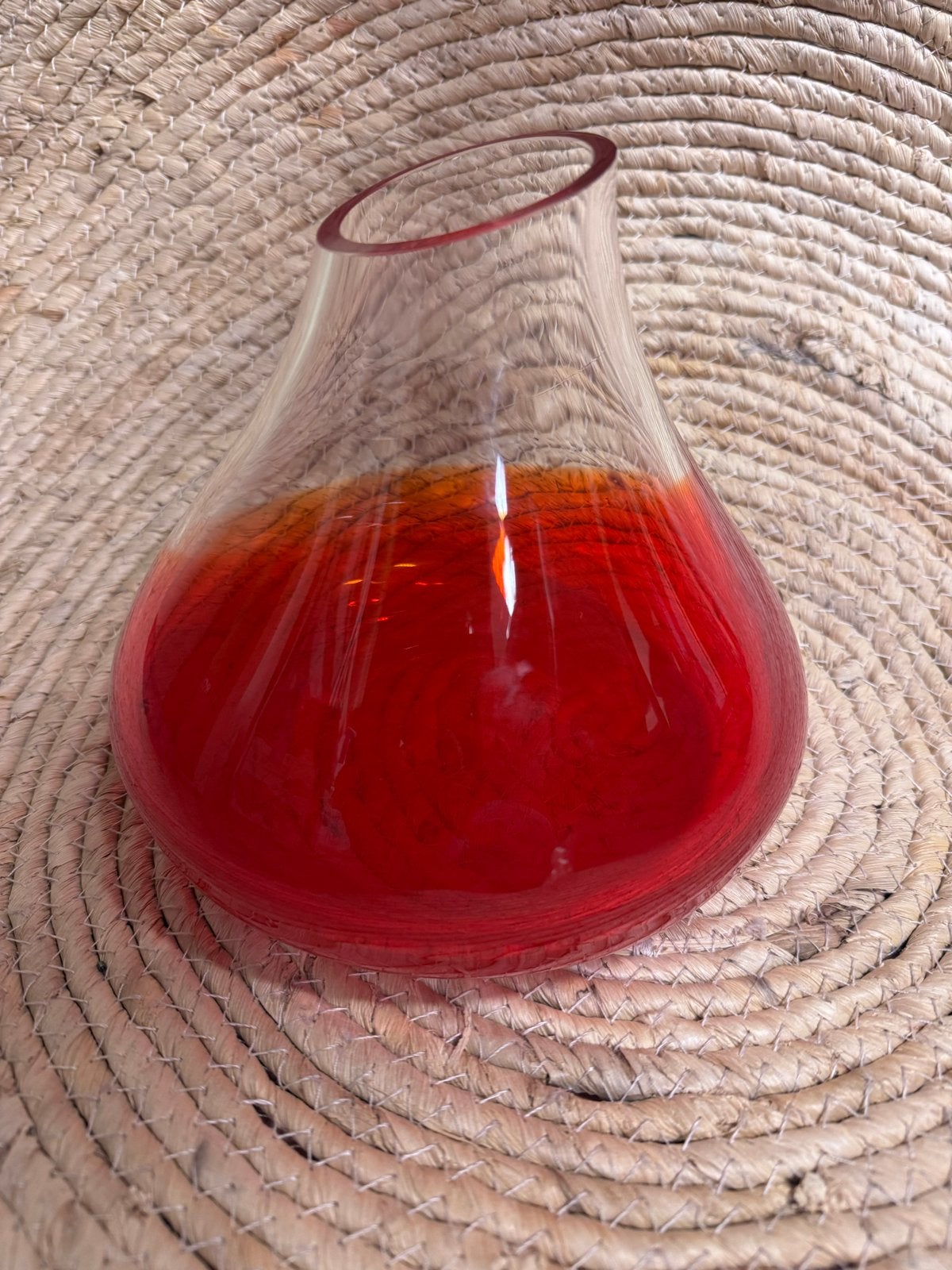 Prachtige rode glazen vaas - Uniek design, Ophalen of Verzenden, Zo goed als nieuw, Rood, Glas