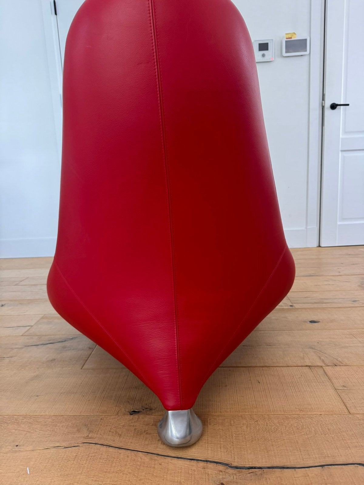 Leolux Design fauteuil Rood leer en aluminium, Huis en Inrichting, Ophalen, Gebruikt, Design, 75 tot 100 cm