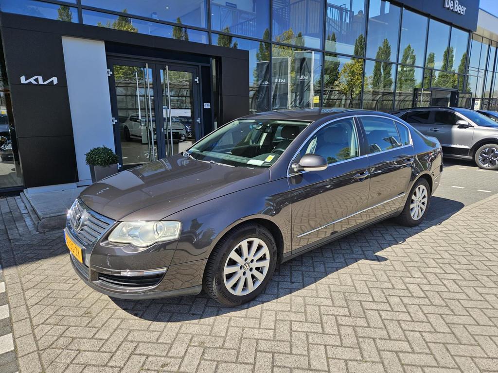 VOLKSWAGEN Passat 1.6 FSI 85KW Highline (Handel/ Export), Auto's, 13 km/l, Gebruikt, Beige, 4 cilinders