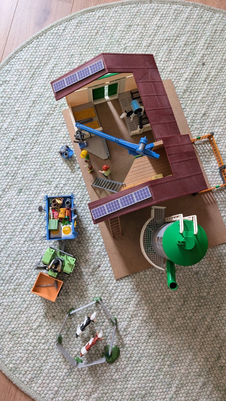 Foto 8 van Playmobil Boerderij met Tractor en Silo (70132, 71249)
