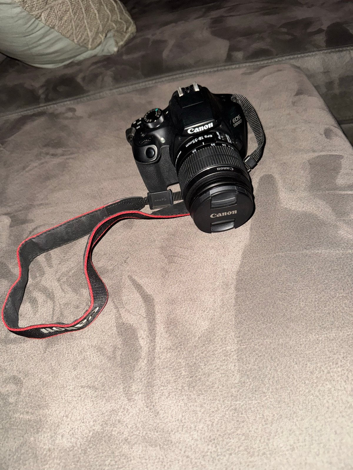 Canon EOS 1300D spiegelreflexcamera met 2 lenzen en tas, Gebruikt, Spiegelreflex, Canon, Ophalen of Verzenden