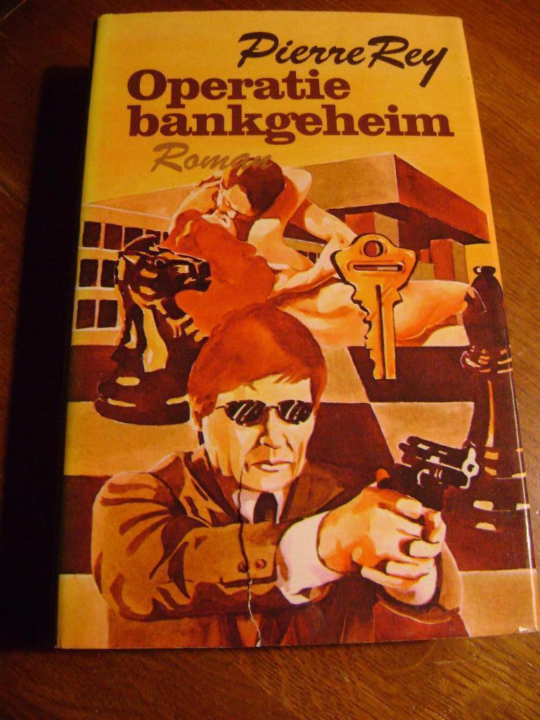 PIERRE REY Operatie Bankgeheim, Boeken, Romans, Gelezen, Ophalen of Verzenden