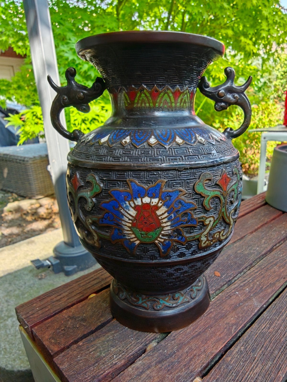 Antieke Chinese Bronzen Cloisonné Vaas met Drakenhandvatten, Verzenden
