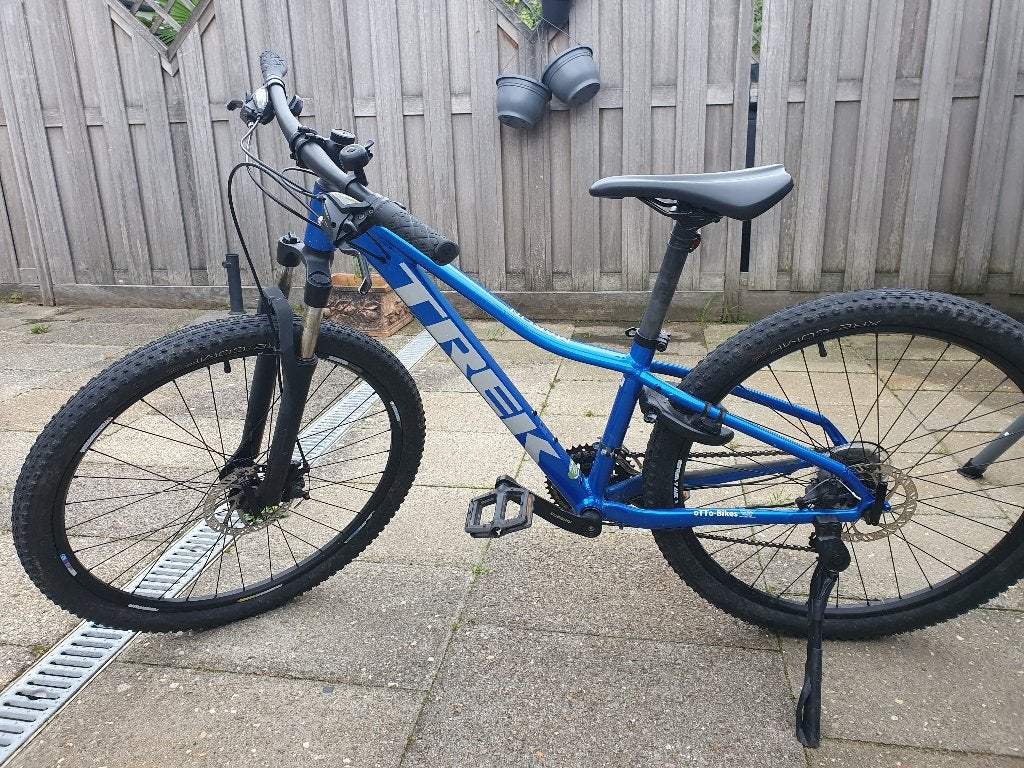 Foto 3 van Trek Mountainbike Alpine Blue 27,5 inch Axa Ringslot