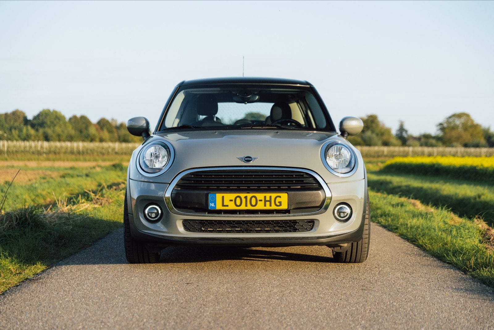 Mini 5-deurs (f55) 1.5 102pk Aut 2021 Grijs, Auto's, 1200 kg, Overige bekleding, Particulier, 3 cilinders